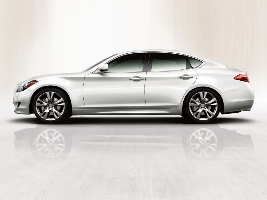  Infiniti M56 S 2010 года  (фото 15 из 34)